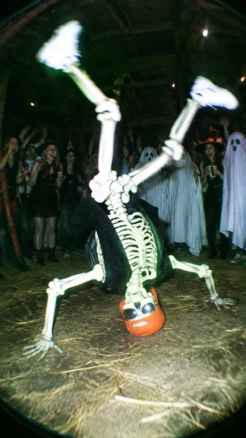Halloween Camcorder Skeleton Dance Keyframe