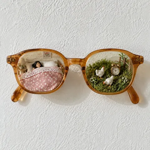 Tiny Diorama Worlds Inside Eyeglass Lenses